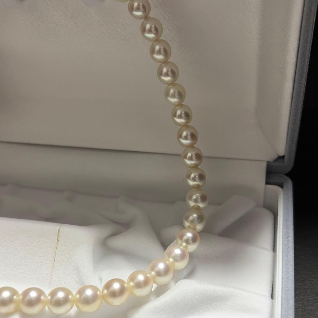 K14WG Mikimoto Akoya Pearl Necklace featuring 7.3-7.8mm high luster round pearls on a 37.5cm chain