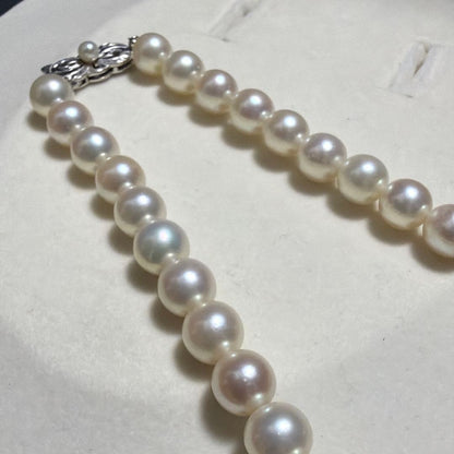 K14WG Mikimoto Akoya Pearl Necklace featuring 7.3-7.8mm high luster round pearls on a 37.5cm chain