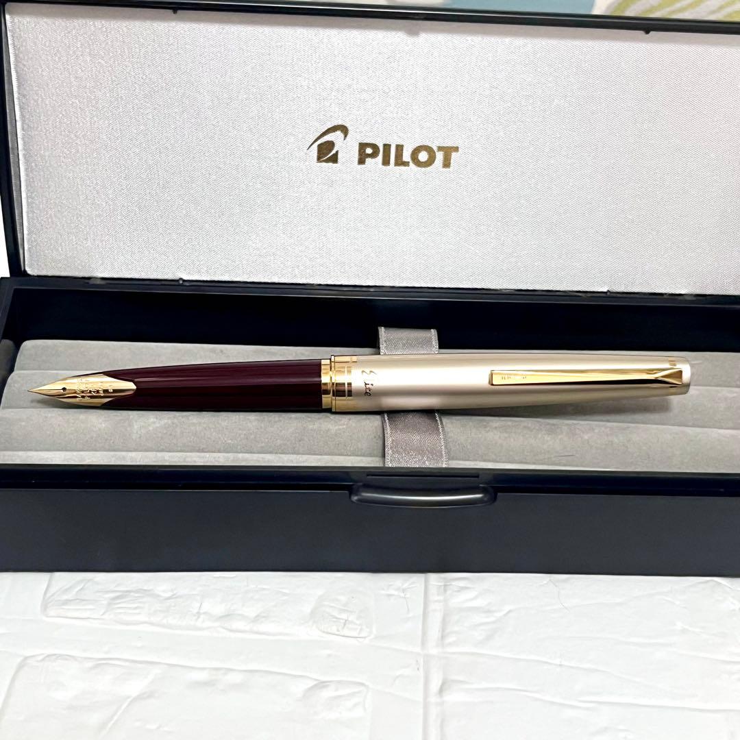 Pilot Elite 95S fountain pen in deep red with 14K fine nib and short size