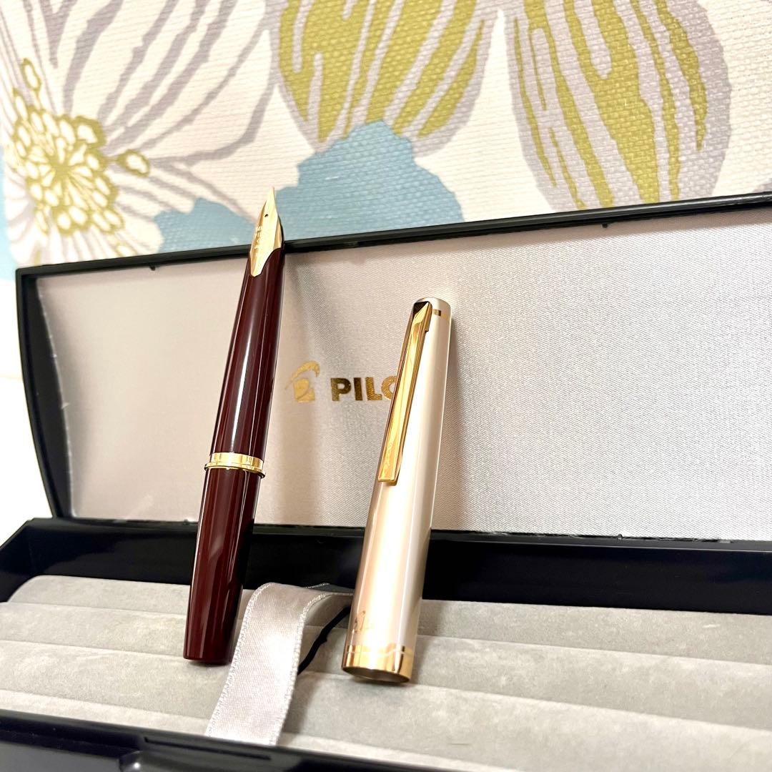 Pilot Elite 95S fountain pen in deep red with 14K fine nib and short size