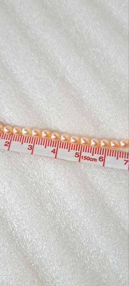 Baby Pearl Necklace K18 with 3.5 to 4 mm pearls on a 42 cm gold chain
