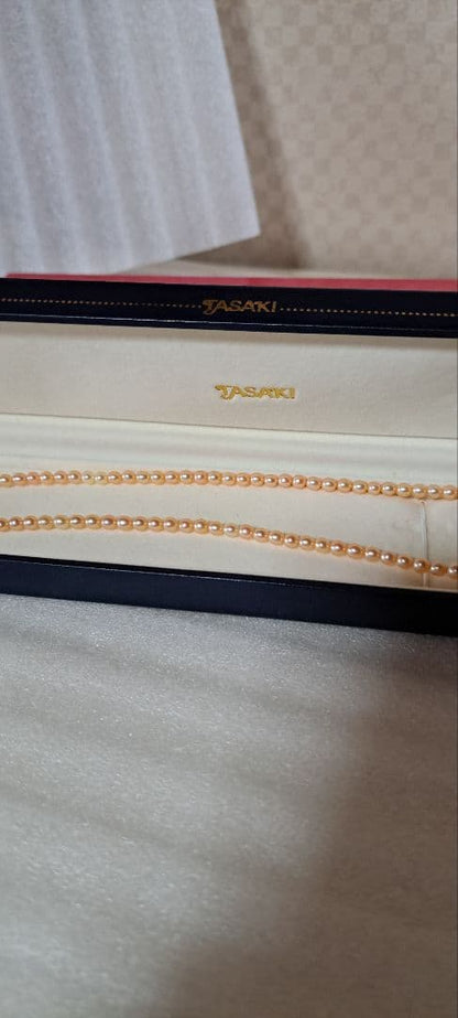 Baby Pearl Necklace K18 with 3.5 to 4 mm pearls on a 42 cm gold chain