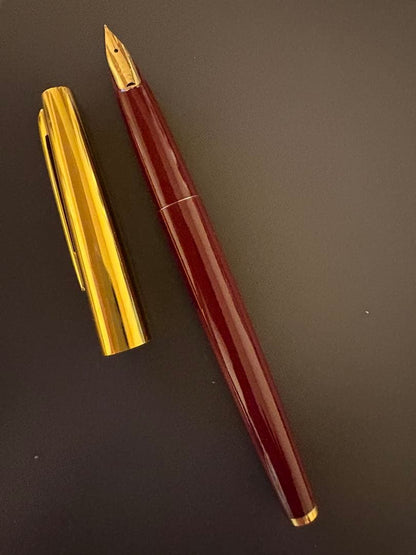 Kiwami 1960s Pilot Pen Super Series with gold cap and special alloy tip, engraved with JIS mark