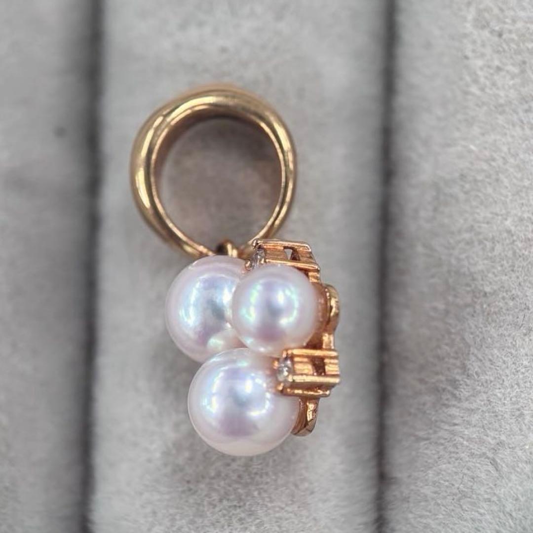 Used TASAKI K18 gold pendant with Akoya baby pearls and small diamonds