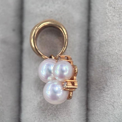 Used TASAKI K18 gold pendant with Akoya baby pearls and small diamonds