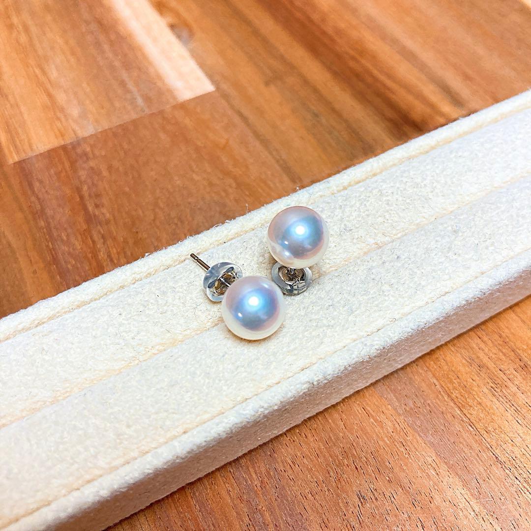 Single pearl earring with 8.0-8.5mm Akoya pearl mounted on PT platinum 900