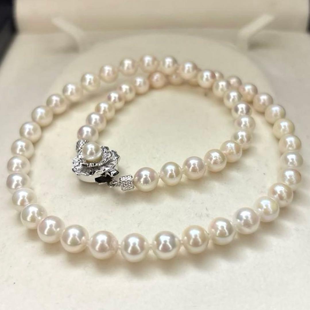 Akoya pearl necklace with white pearls 6.5-7mm diameter, 42cm length, displayed on a white background