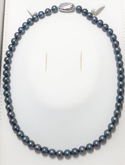 Akoya pearl necklace with blue-black semi-round pearls 7.0-7.5mm on silver clasp with Jewelry Maki stamp