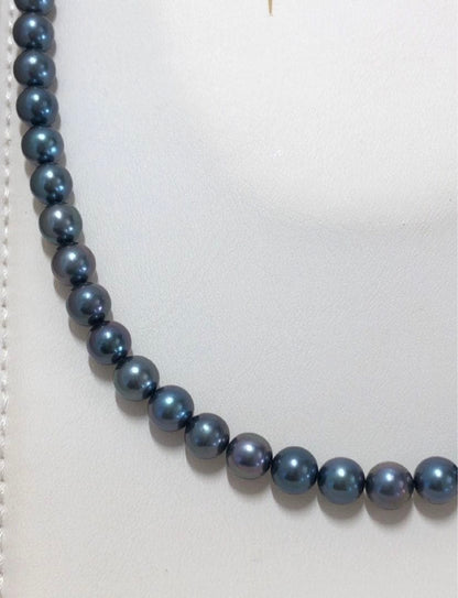 Akoya pearl necklace with blue-black semi-round pearls 7.0-7.5mm on silver clasp with Jewelry Maki stamp