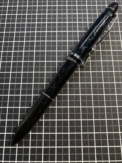 PILOT EXECUT 4C multi-function pen in black and gray with four ballpoint ink colors