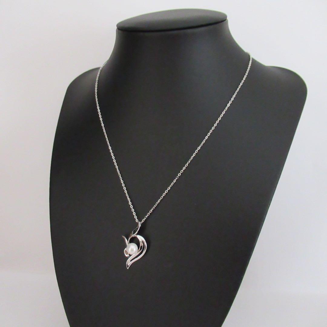 Akoya pearl necklace with a single 6.2mm pearl on a 40cm flowing curve silver chain