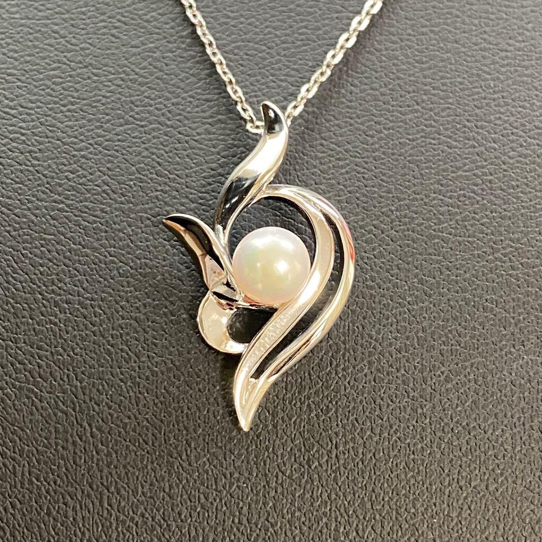 Akoya pearl necklace with a single 6.2mm pearl on a 40cm flowing curve silver chain