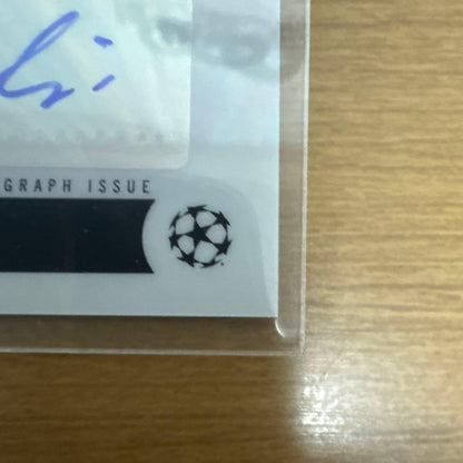 Topps Finest Mesut Ozil Autographed Card — Japanese
