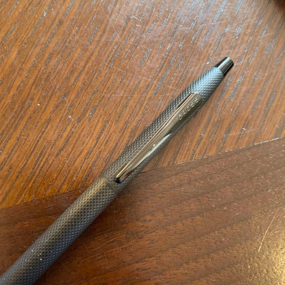 CROSS No.142 ballpoint pen with black oil-based ink and sleek design