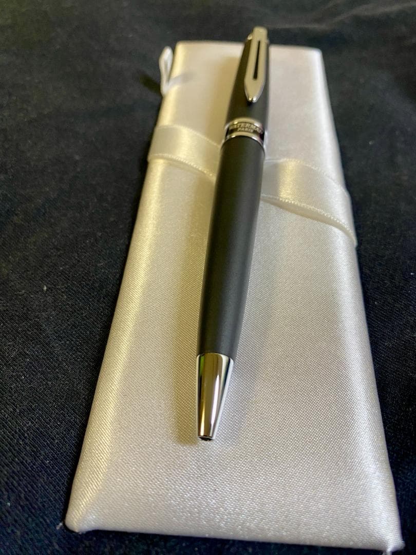Waterman Paris Vintage Expert ballpoint pen in matte black with palladium-plated trim and stainless steel nib