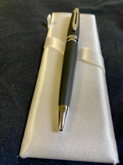 Waterman Paris Vintage Expert ballpoint pen in matte black with palladium-plated trim and stainless steel nib