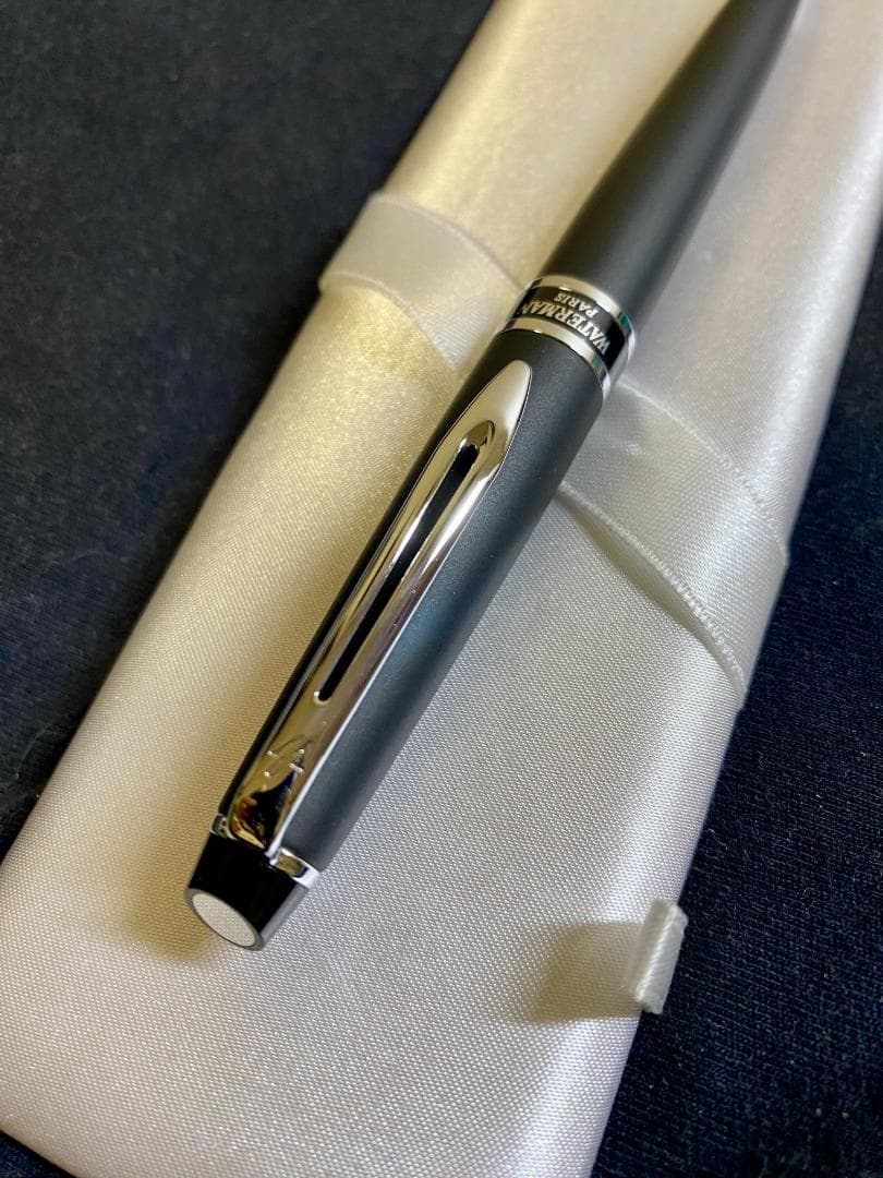Waterman Paris Vintage Expert ballpoint pen in matte black with palladium-plated trim and stainless steel nib