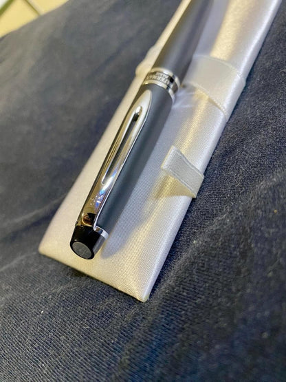 Waterman Paris Vintage Expert ballpoint pen in matte black with palladium-plated trim and stainless steel nib
