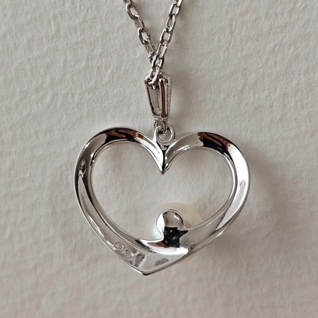Mikimoto sterling silver necklace with 6mm pearl and heart-shaped pendant on 40cm chain