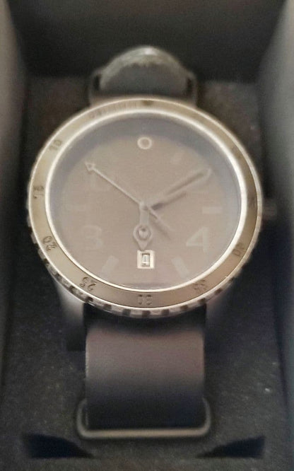 NIXON DIPLOMAT BLACK/ANTIQUE SILVER Quartz Men's Watch — Japanese