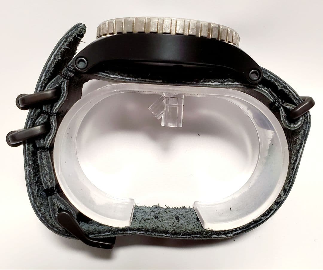 NIXON DIPLOMAT BLACK/ANTIQUE SILVER Quartz Men's Watch — Japanese
