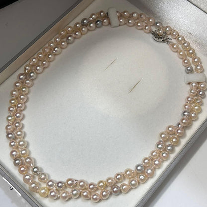 Akwamaryne pearl necklace with 7.5mm pearls measuring 102cm long weighing 73g