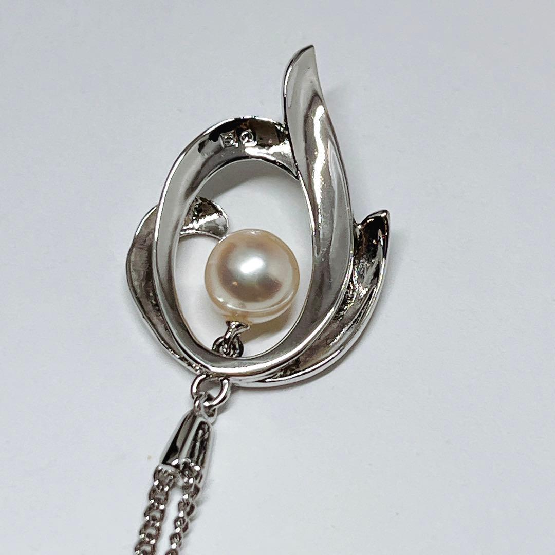 MIKIMOTO pearl necklace pendant with 6.1mm pearl on a 43cm silver chain
