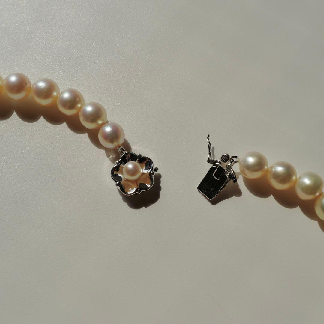 Akoya pearl genuine pearl necklace with deformed large beads 10.8-8.5mm in ivory pink and green hues, 43.3cm silver fittings