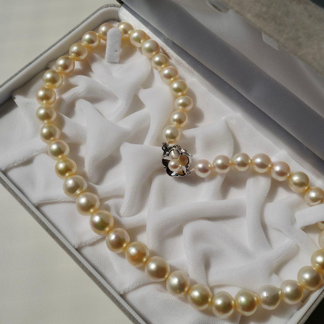 Akoya pearl genuine pearl necklace with deformed large beads 10.8-8.5mm in ivory pink and green hues, 43.3cm silver fittings