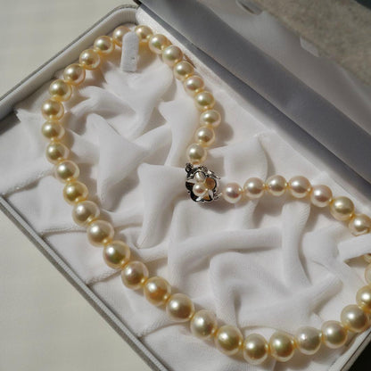 Akoya pearl genuine pearl necklace with deformed large beads 10.8-8.5mm in ivory pink and green hues, 43.3cm silver fittings
