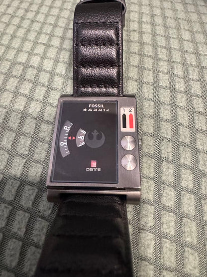 FOSSIL Star Wars Endor Leia Digital Men's Watch — Japanese