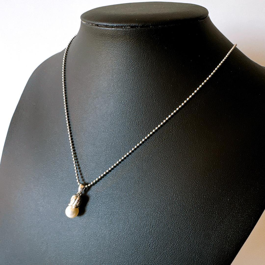 TASAKI pearl necklace featuring 7.4mm diameter pearls on a 42cm chain