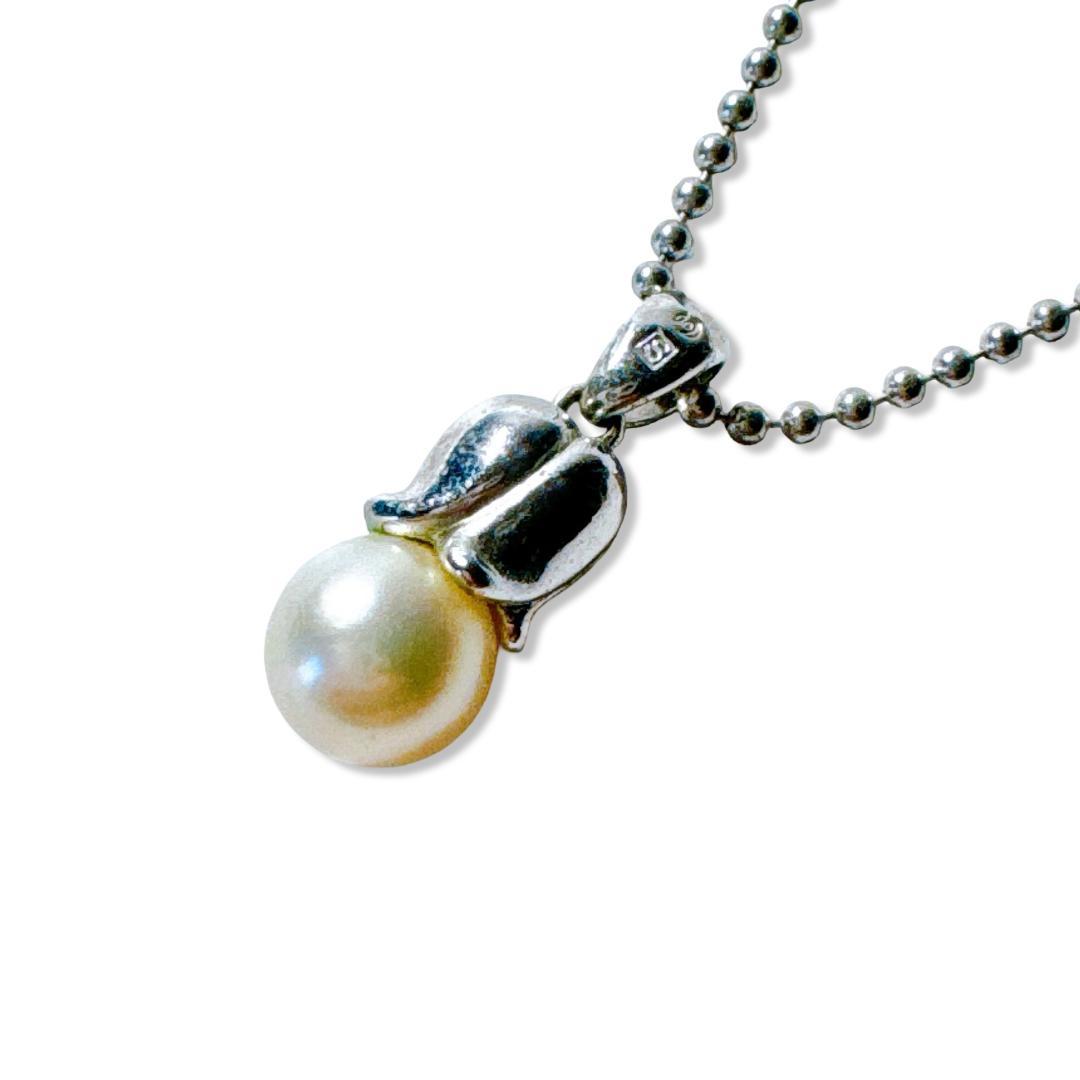 TASAKI pearl necklace featuring 7.4mm diameter pearls on a 42cm chain