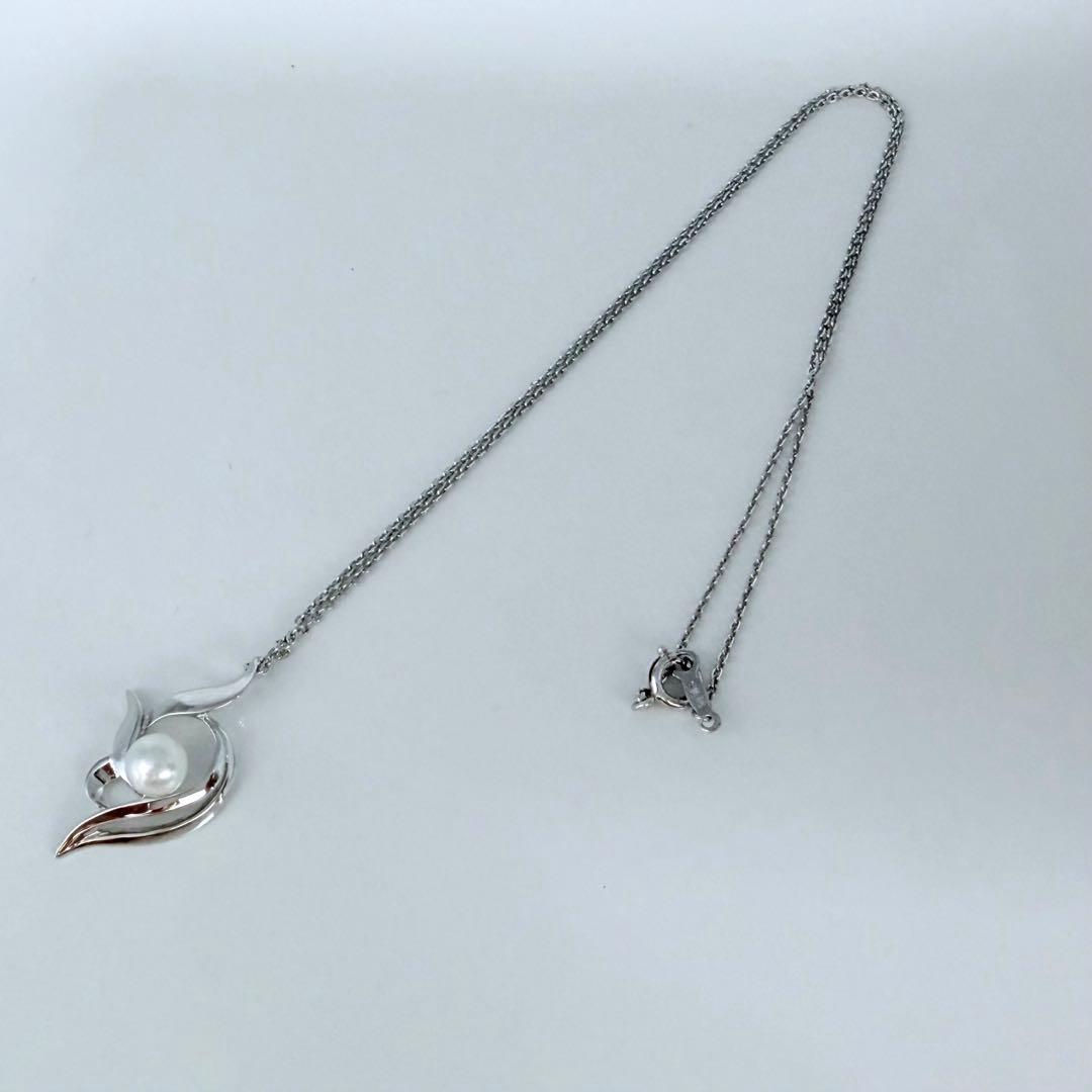 Mikimoto pearl necklace featuring 6.1mm pearls on a 42 cm sterling silver chain