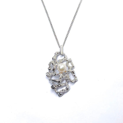 MIKIMOTO silver pearl necklace pendant featuring a 6.5mm pearl on a 43cm chain