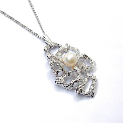 MIKIMOTO silver pearl necklace pendant featuring a 6.5mm pearl on a 43cm chain