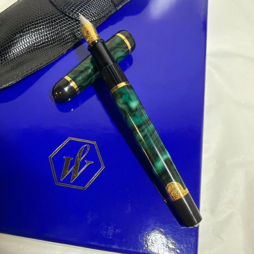 Waterman Phileas fountain pen in green marble with medium stainless steel nib and gold and silver bicolor finish