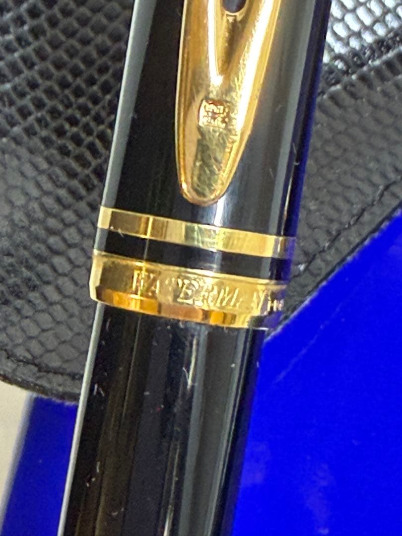 Waterman Phileas fountain pen in green marble with medium stainless steel nib and gold and silver bicolor finish