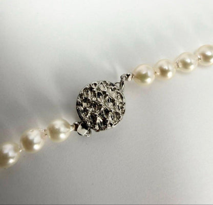 Honma Pearl Akoya Baroque white pearl necklace measuring 41.5 cm with 5 mm pearls for formal and casual use
