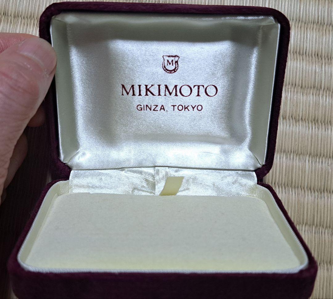 MIKIMOTO Silver Pearl Necklace with pearl pendant displayed with dedicated case and outer box