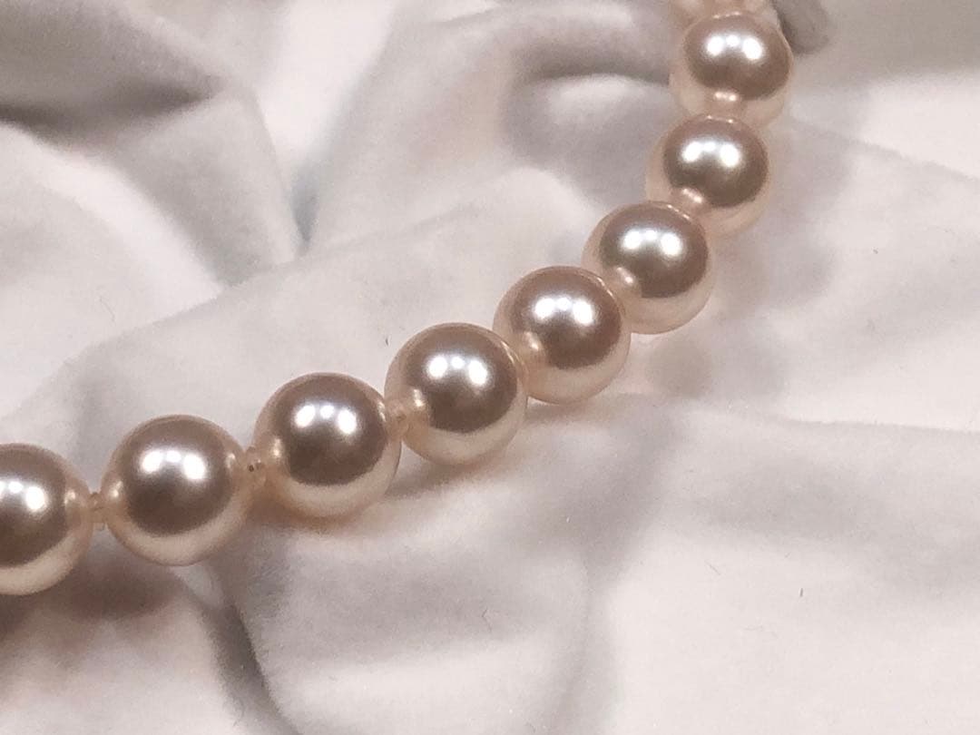 Elegant Akoya pearl necklace featuring 8mm pearls on a 42.5cm string