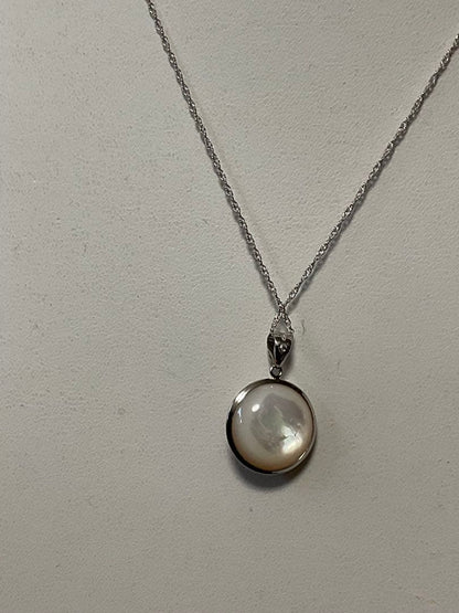 Tasaki Mabe Pearl Necklace with 18K white gold head and platinum chain, approximately 45cm long