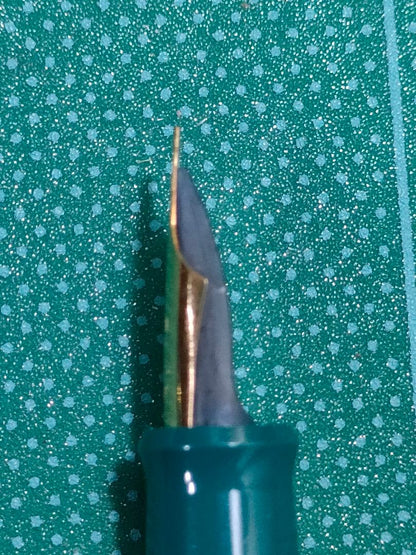 Pilot 78G fountain pen with 22K gold plated steel BB nib and included old con-20 converter