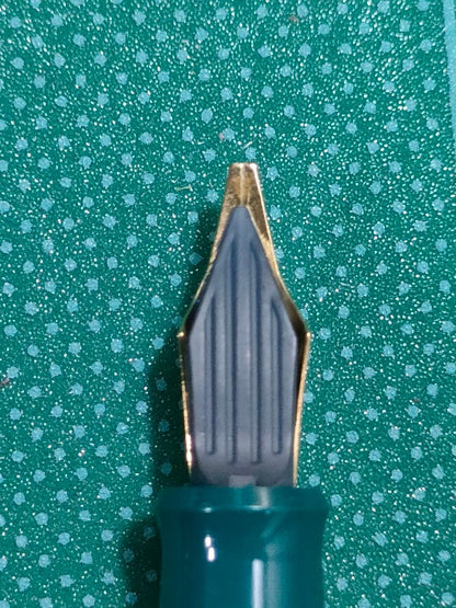 Pilot 78G fountain pen with 22K gold plated steel BB nib and included old con-20 converter