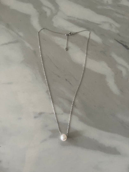 Akoya pearl single pearl necklace with 8mm flower pearl on thin platinum chain 45cm length