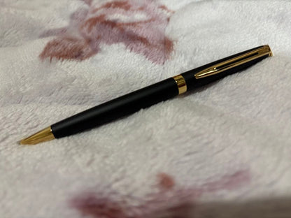 WATERMAN Metropolitan Essential Rubber Black GT Ballpoint Pen with gold trim and black rubber barrel