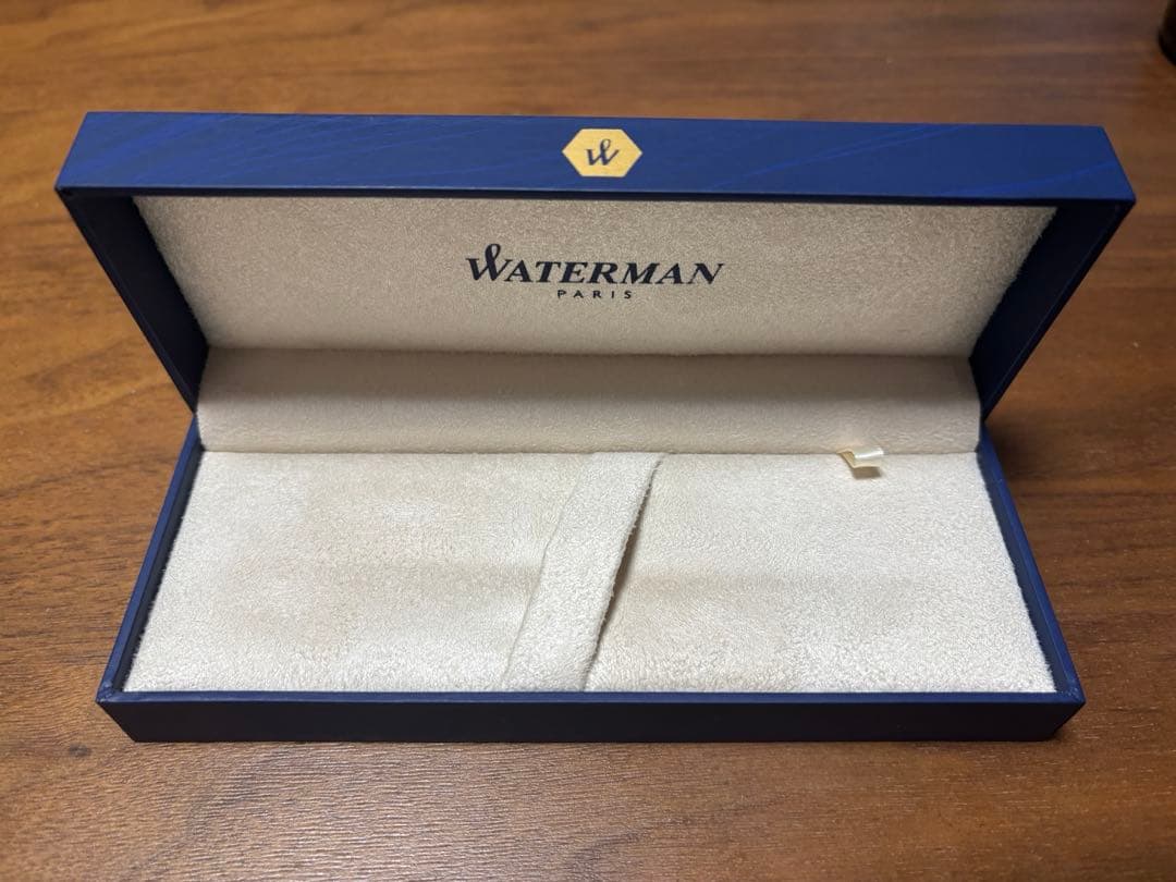 WATERMAN Metropolitan Essential Rubber Black GT Ballpoint Pen with gold trim and black rubber barrel
