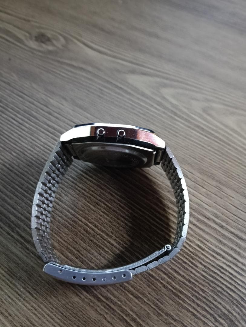 CASIO B815 Digital Men's Watch — Japanese