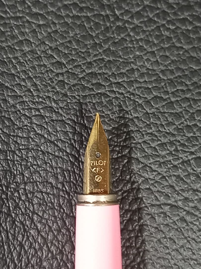 Pilot Lady vintage pink fountain pen H185 with fine 0.2mm nib from the 1980s in beautiful condition