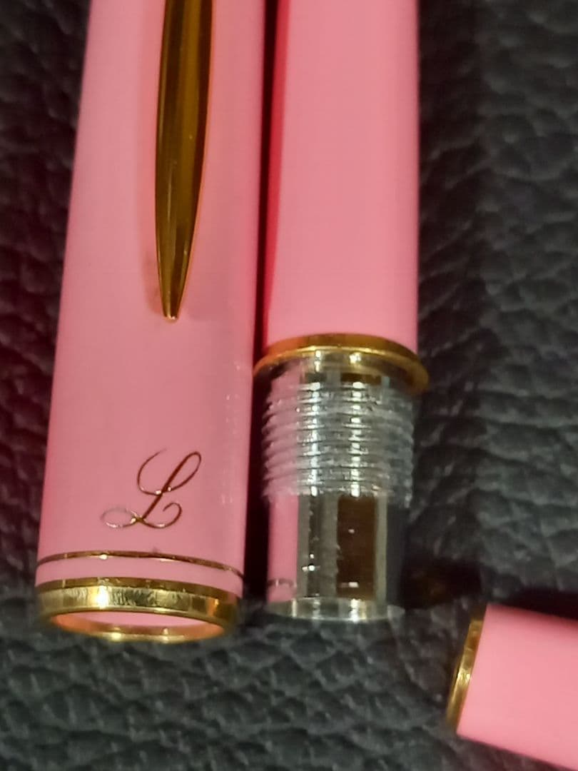 Pilot Lady vintage pink fountain pen H185 with fine 0.2mm nib from the 1980s in beautiful condition